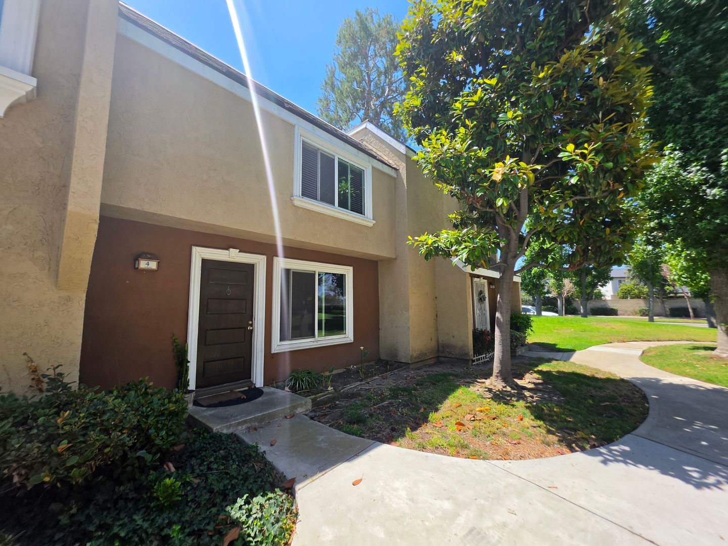 Irvine House: 4 Albany