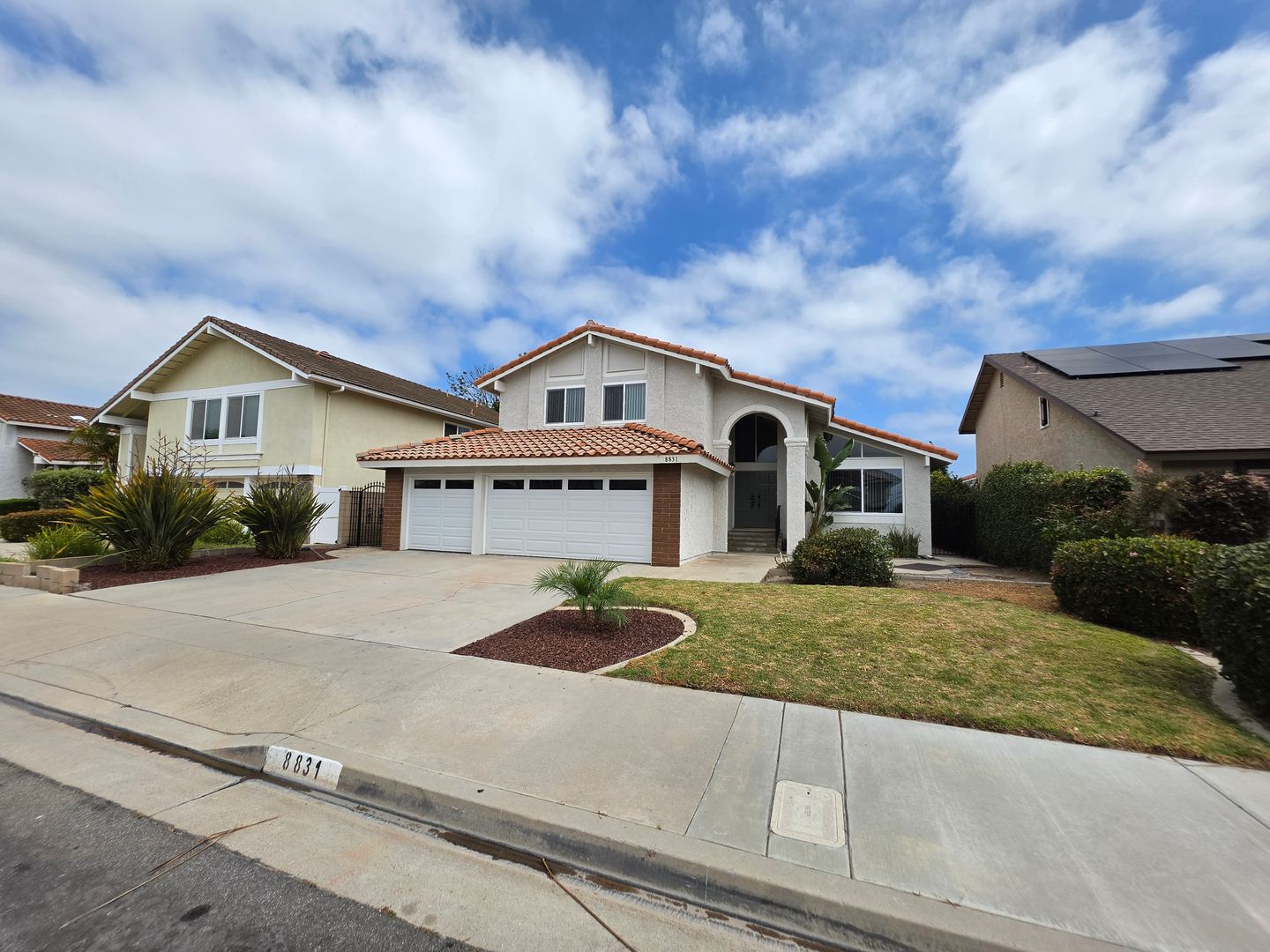 HUNTINGTON BEACH House: 8831 SAILPORT DRIVE