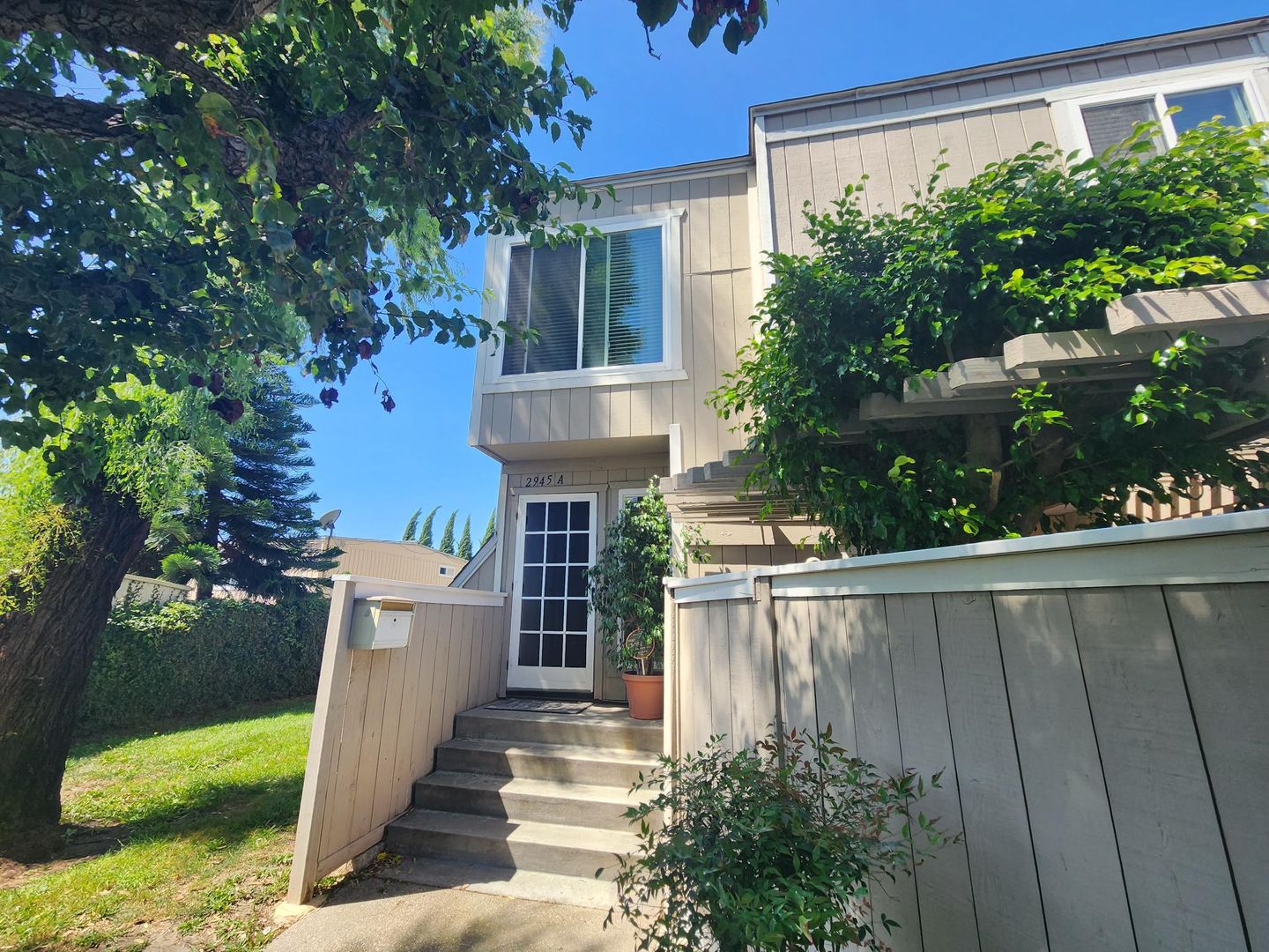 Santa Ana House: 2945 S Fairview Street #A