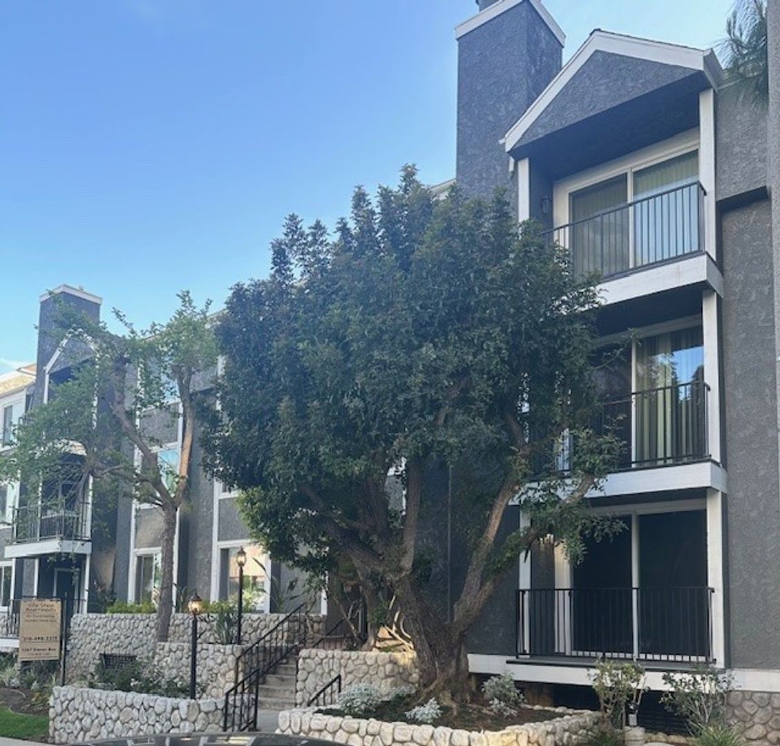 LOS ANGELES Apartment: 1247 STONER AVENUE