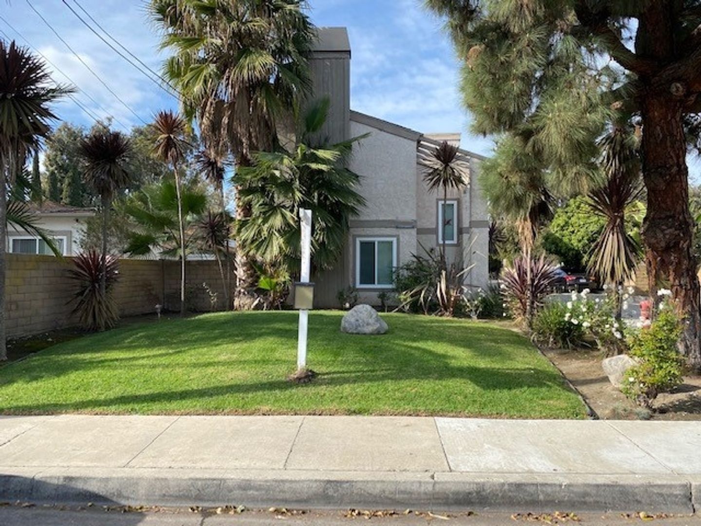 COSTA MESA Apartment: 2645 SANTA ANA AVENUE