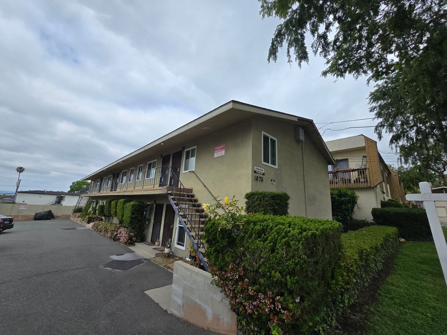 SIGNAL HILL Apartment: 1975 N STANLEY AVENUE