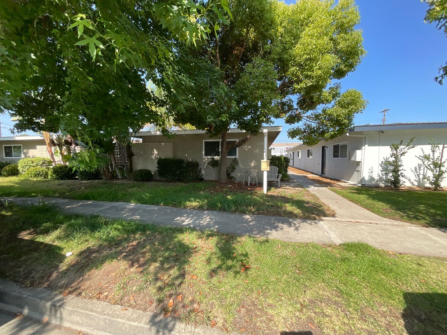 Costa Mesa Apartment: 2265-67 Pomona Avenue