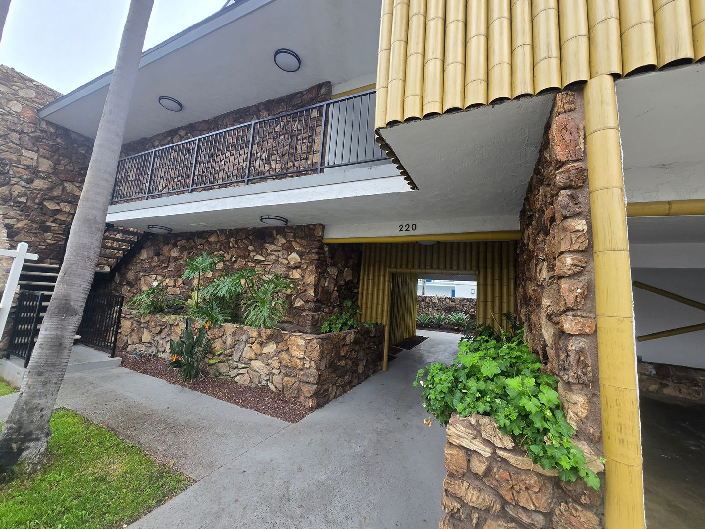 Huntington Beach Apartment: 220 12th Street