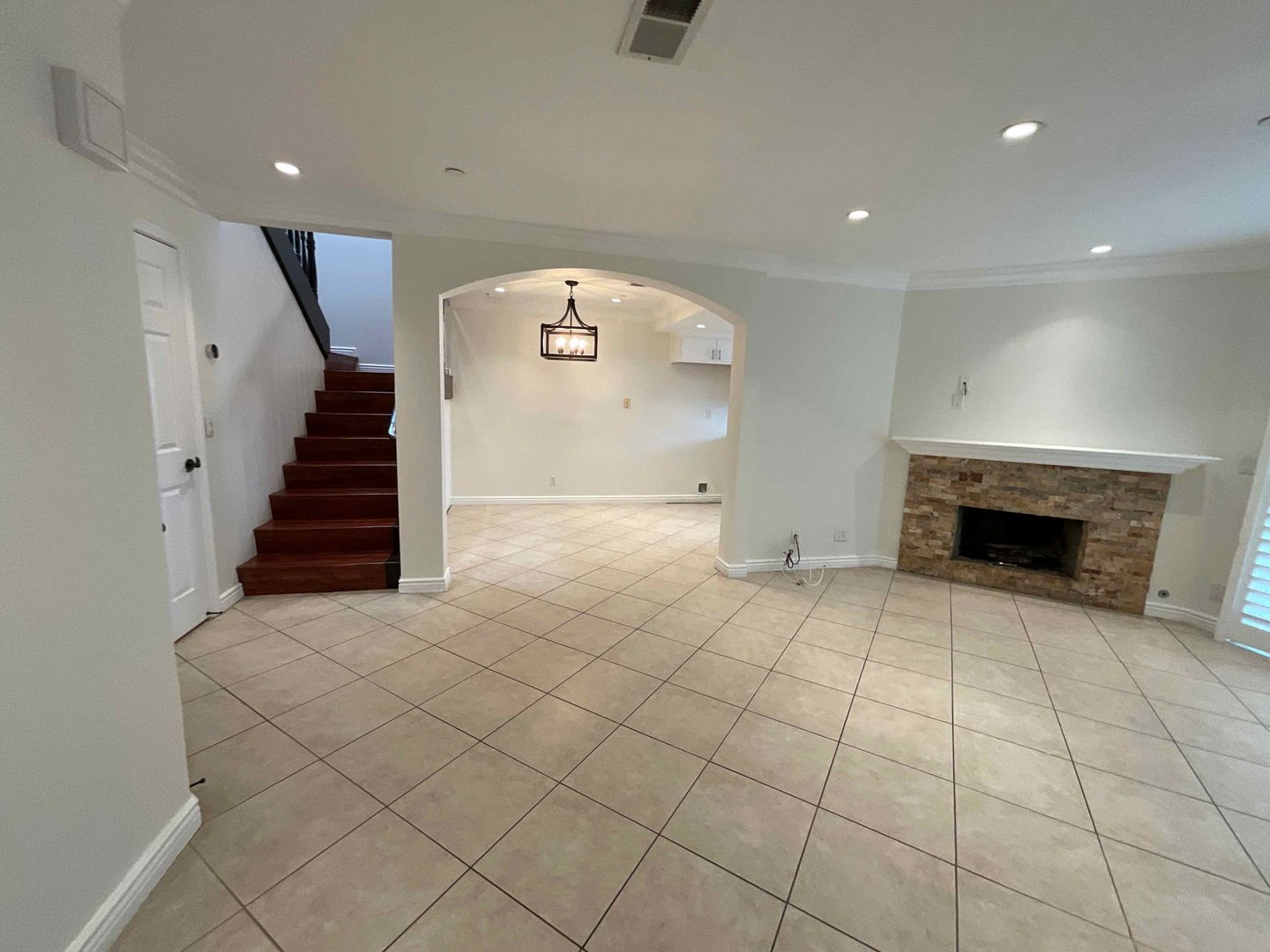 Huntington Beach House: 626 Lake Street #54