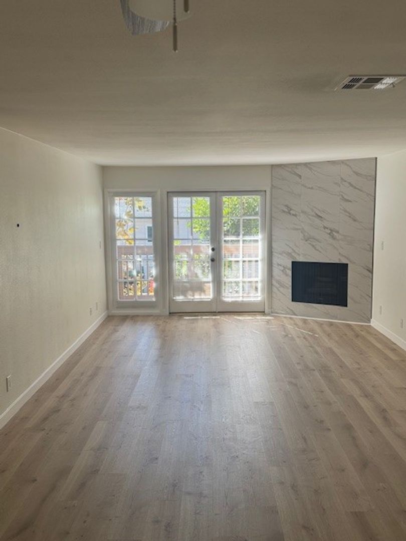 LOS ANGELES Apartment: 1616 S BARRINGTON AVENUE