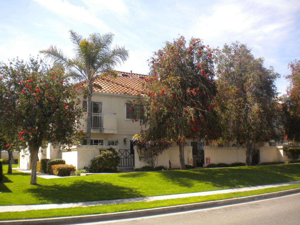 Costa Mesa Apartment: 1301 Baker Street