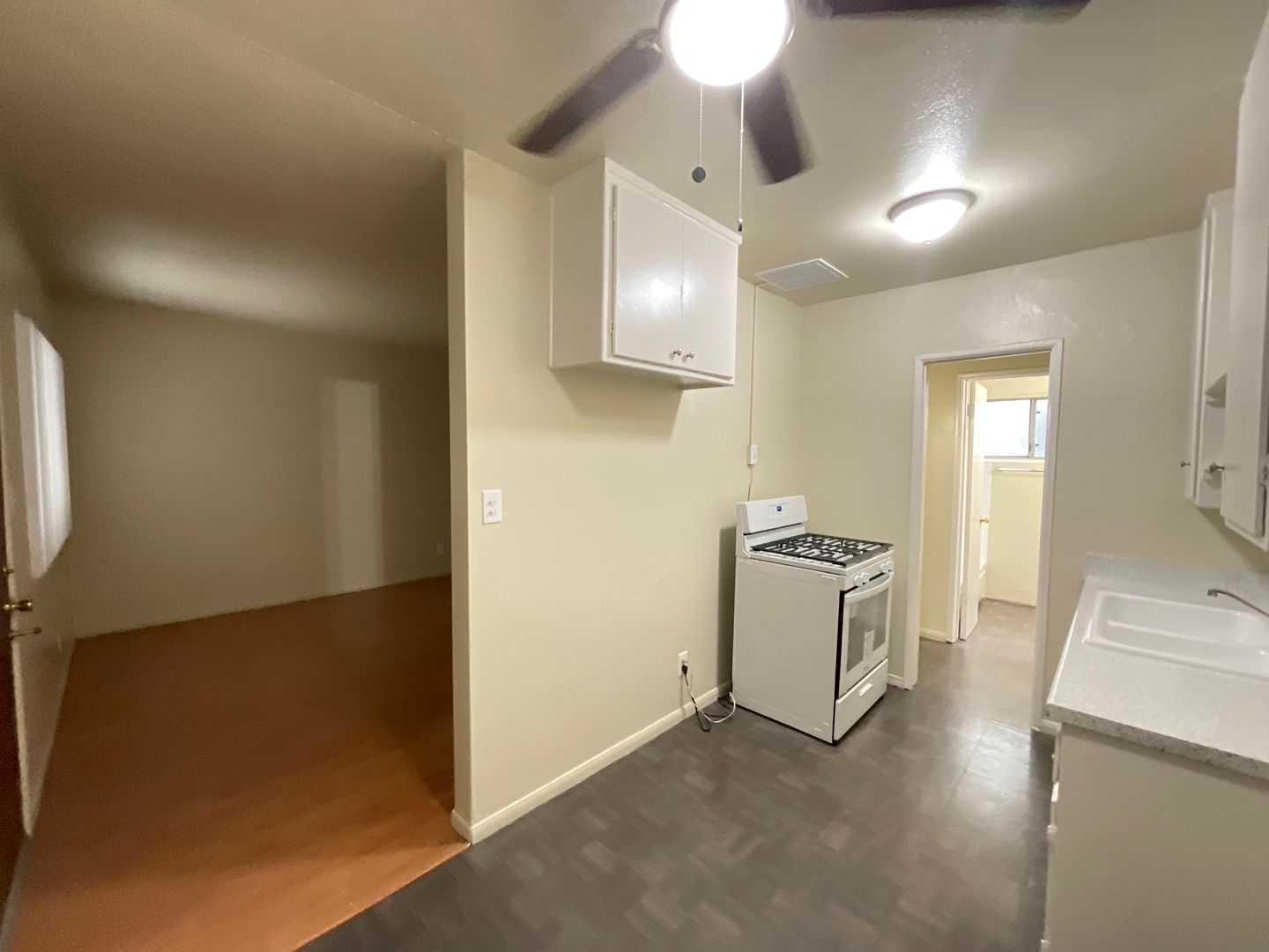 Lakewood Apartment: 21615 Pioneer Blvd