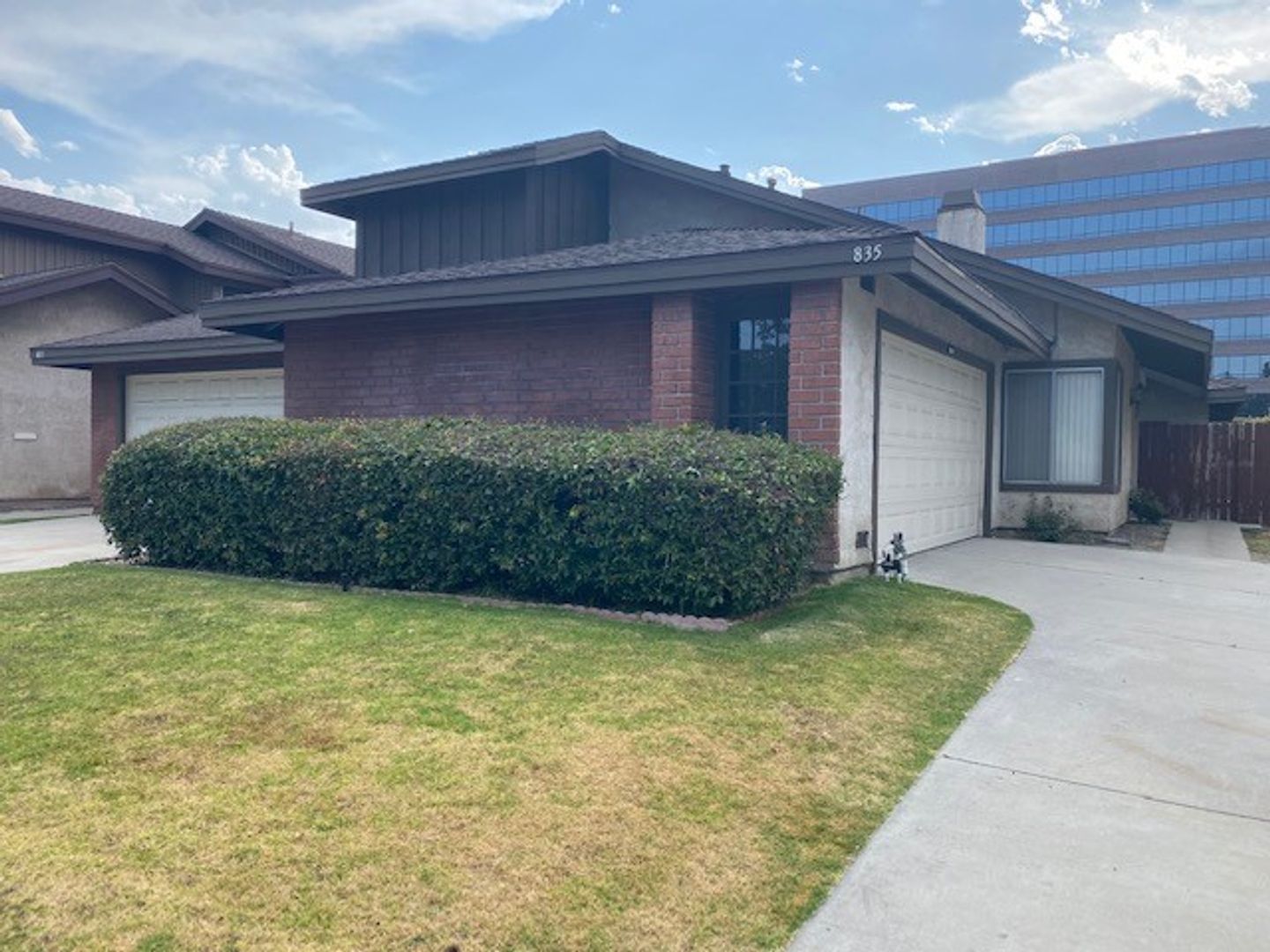 Orange Apartment: 831-835 S Park Vine Street