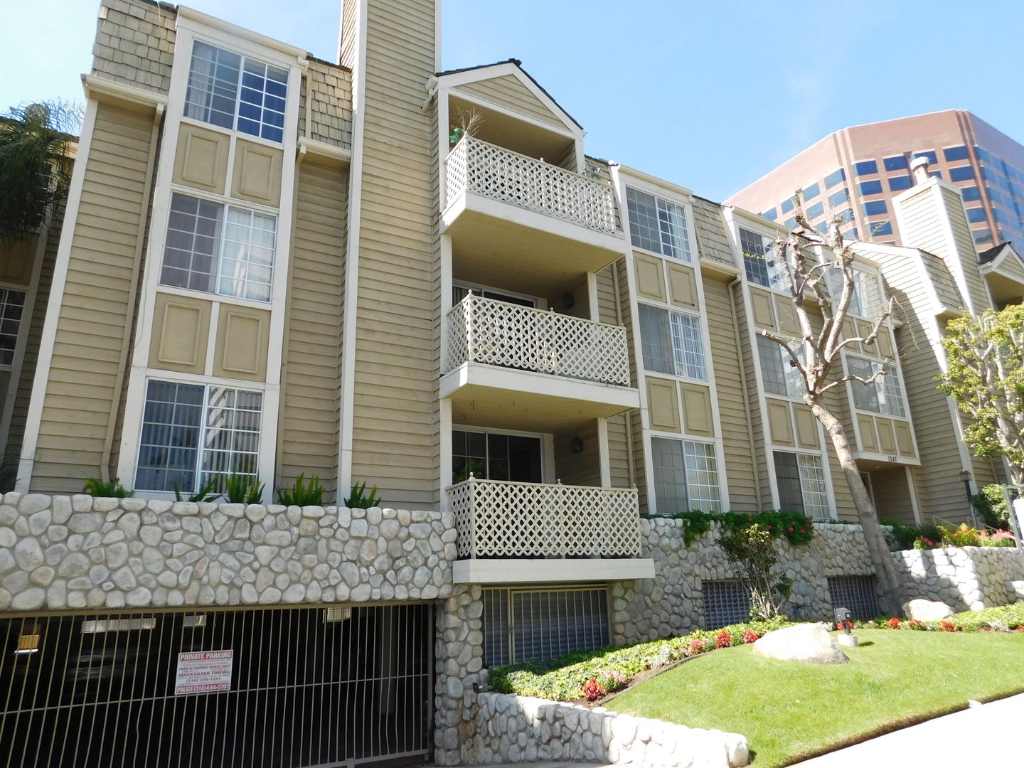 LOS ANGELES Apartment: 1247 STONER AVENUE