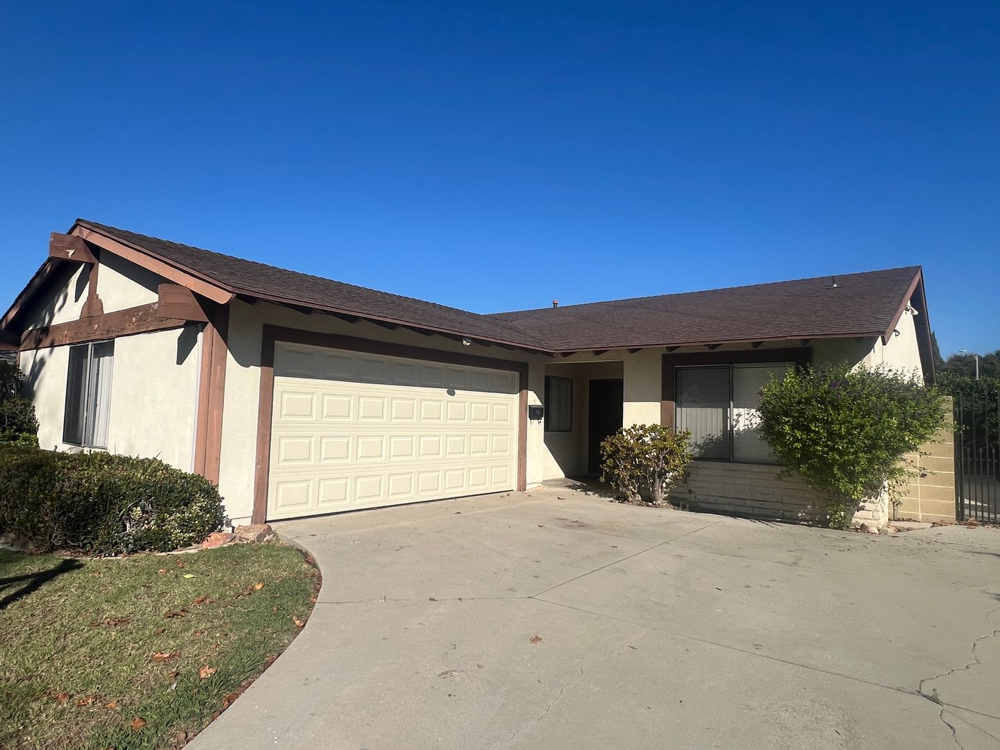 CERRITOS House: 12123 EASTMAN STREET