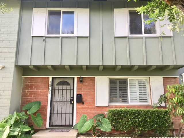 Huntington Beach House: 19754 Kingswood Lane