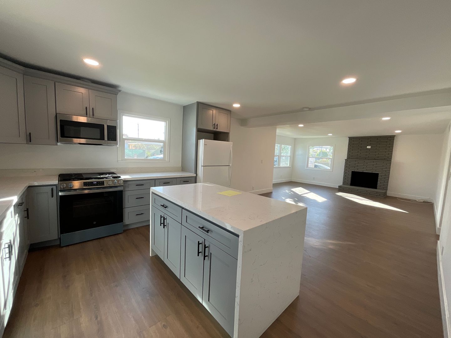 PLACENTIA Apartment: 1017 AVENIDA DE PIO PICO