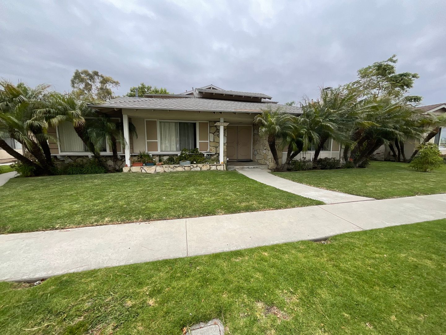 HUNTINGTON BEACH Apartment: 5561 CROSS DRIVE