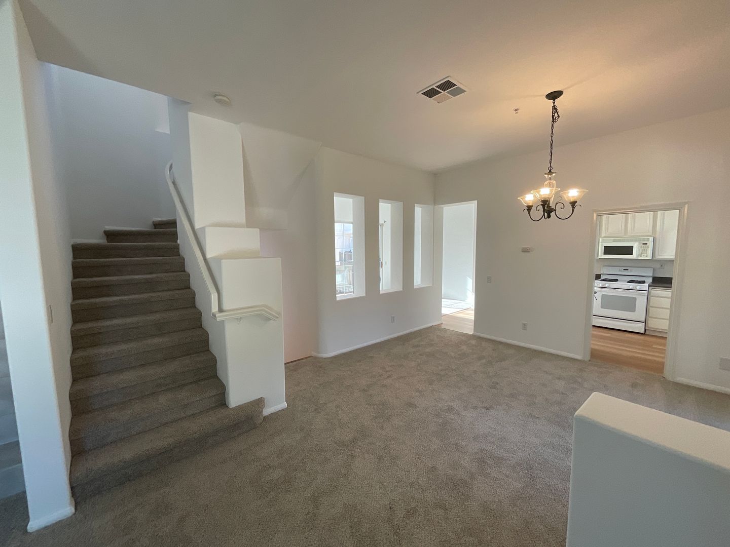 TUSTIN House: 12681 NICKLAUS LANE