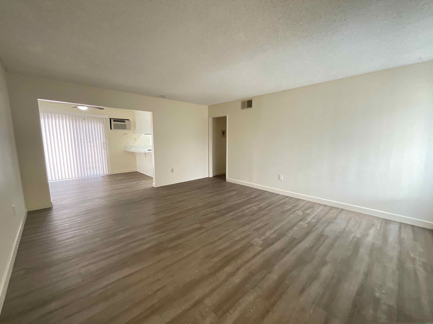 Anaheim Apartment: 1418 N Donacy Way