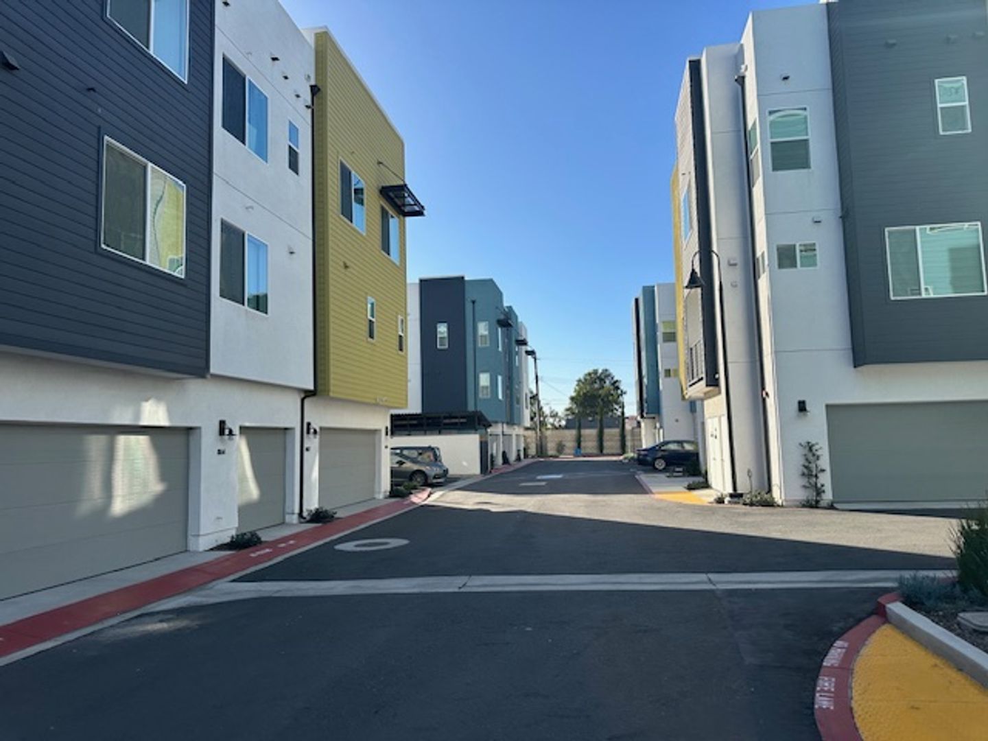 Santa Ana Townhome: 828 S Harbor Blvd