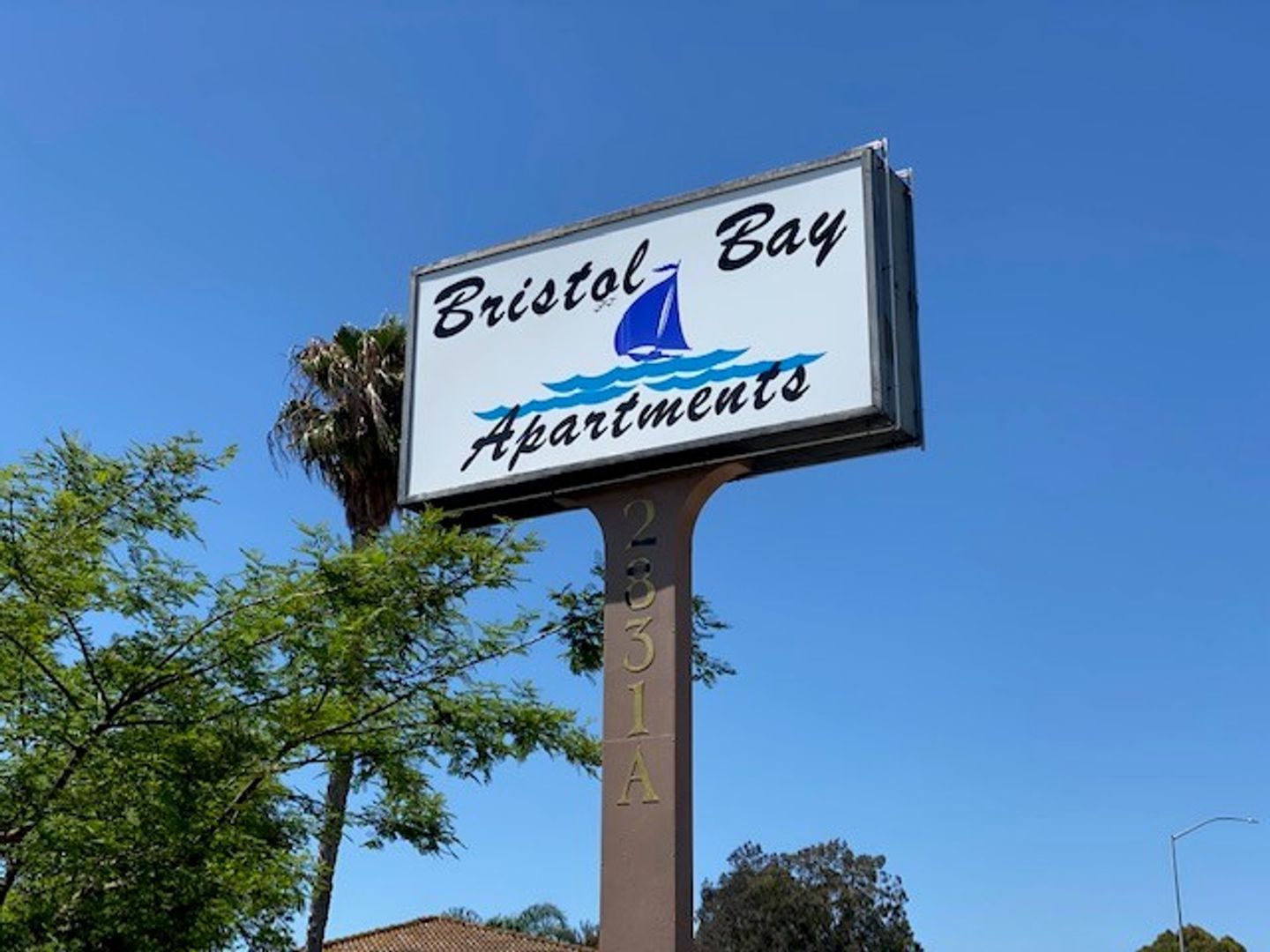 Costa Mesa Apartment: 2831 Bristol Street