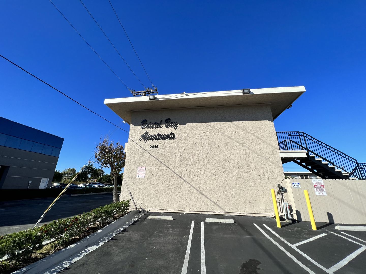 Costa Mesa Apartment: 2831 Bristol Street