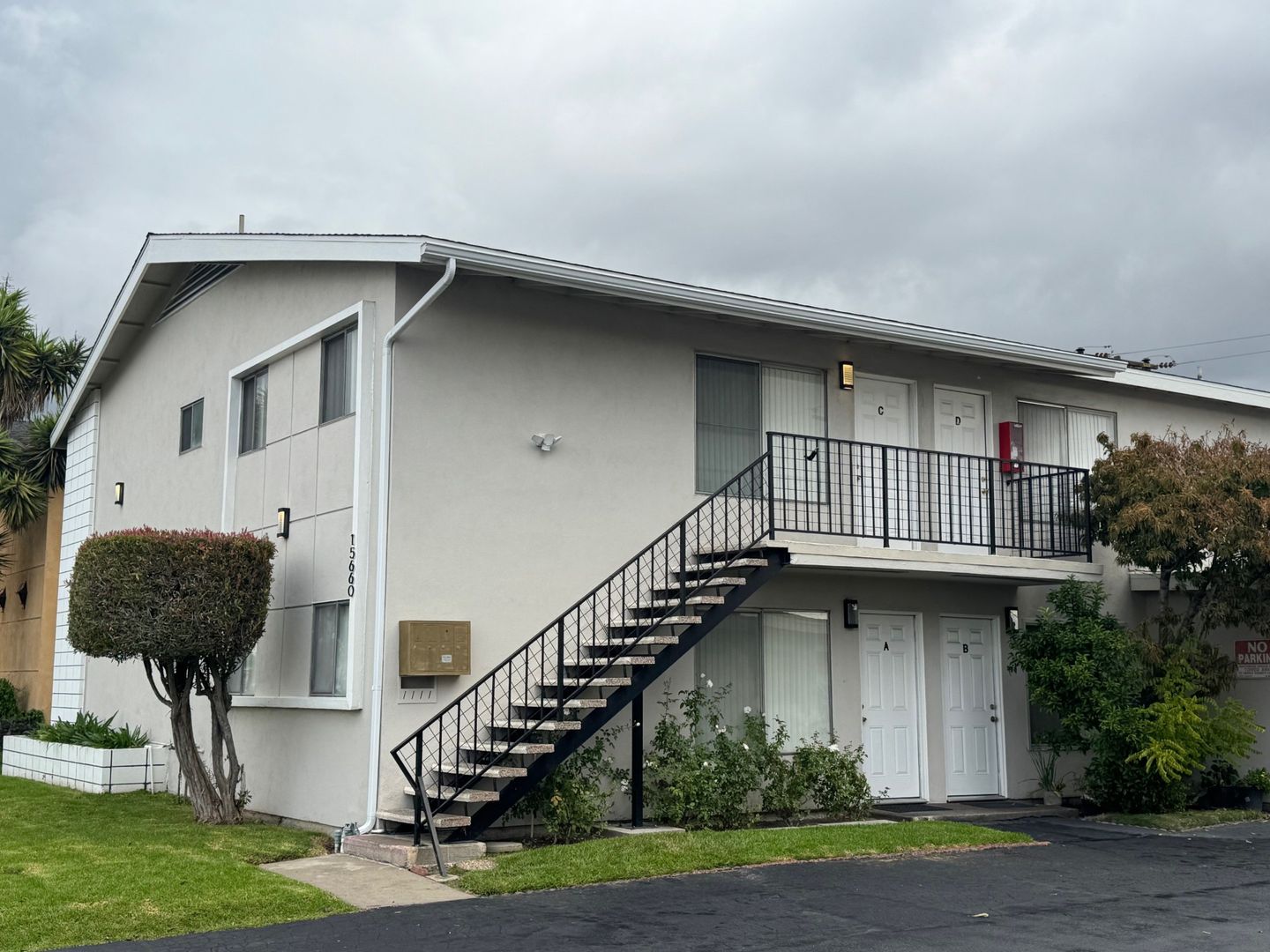 WESTMINSTER Apartment: 15660 BROOKHURST STREET