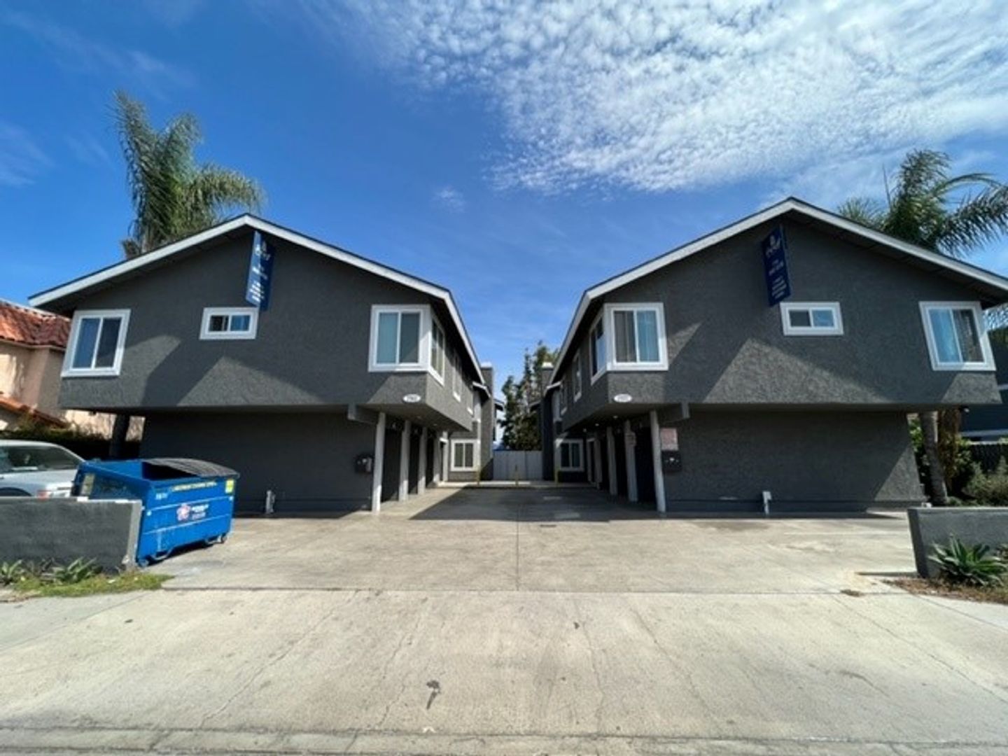 Huntington Beach Apartment: 7561 - 7571 Warner Ave