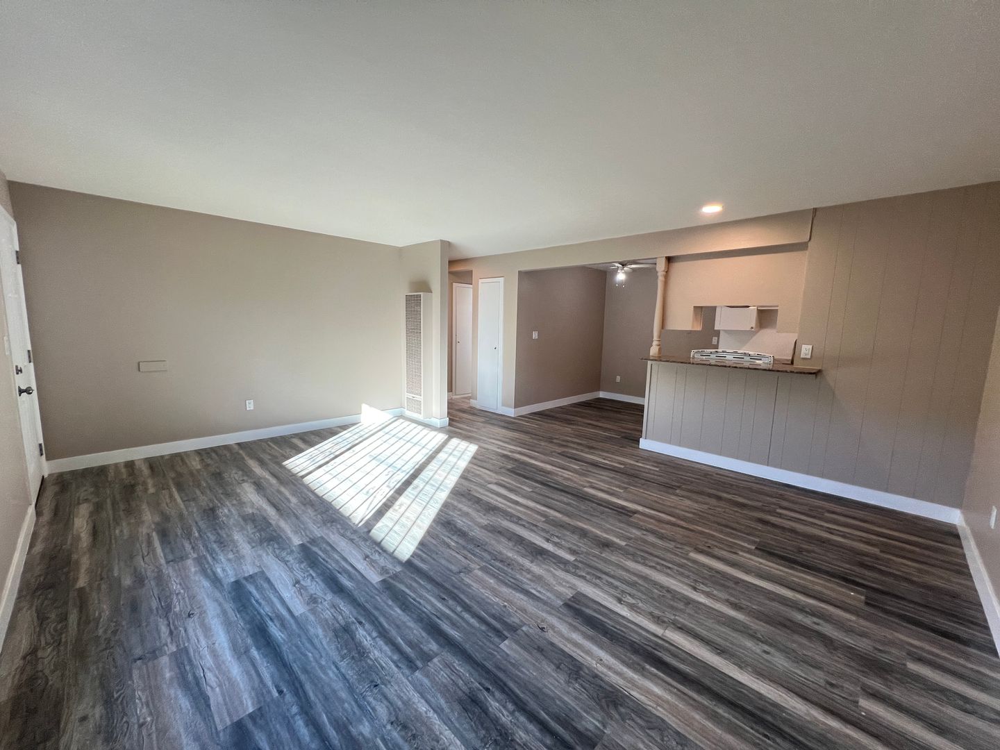 HUNTINGTON BEACH Apartment: 17371 QUEENS LANE