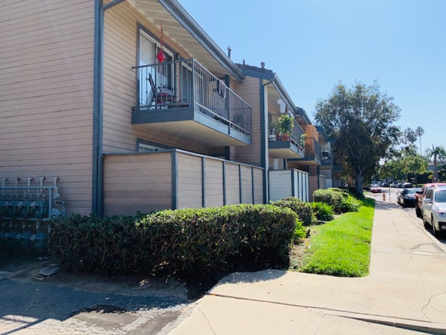 Long Beach Apartment: 5401 E Anaheim Road