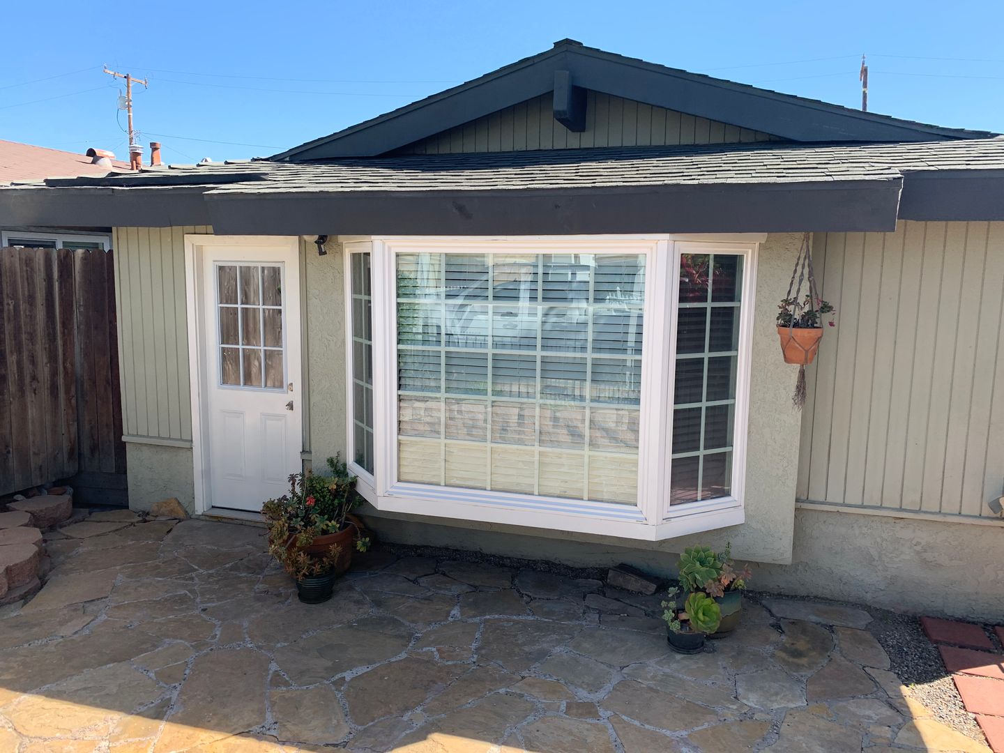 Huntington Beach Apartment: 620 Geneva Avenue