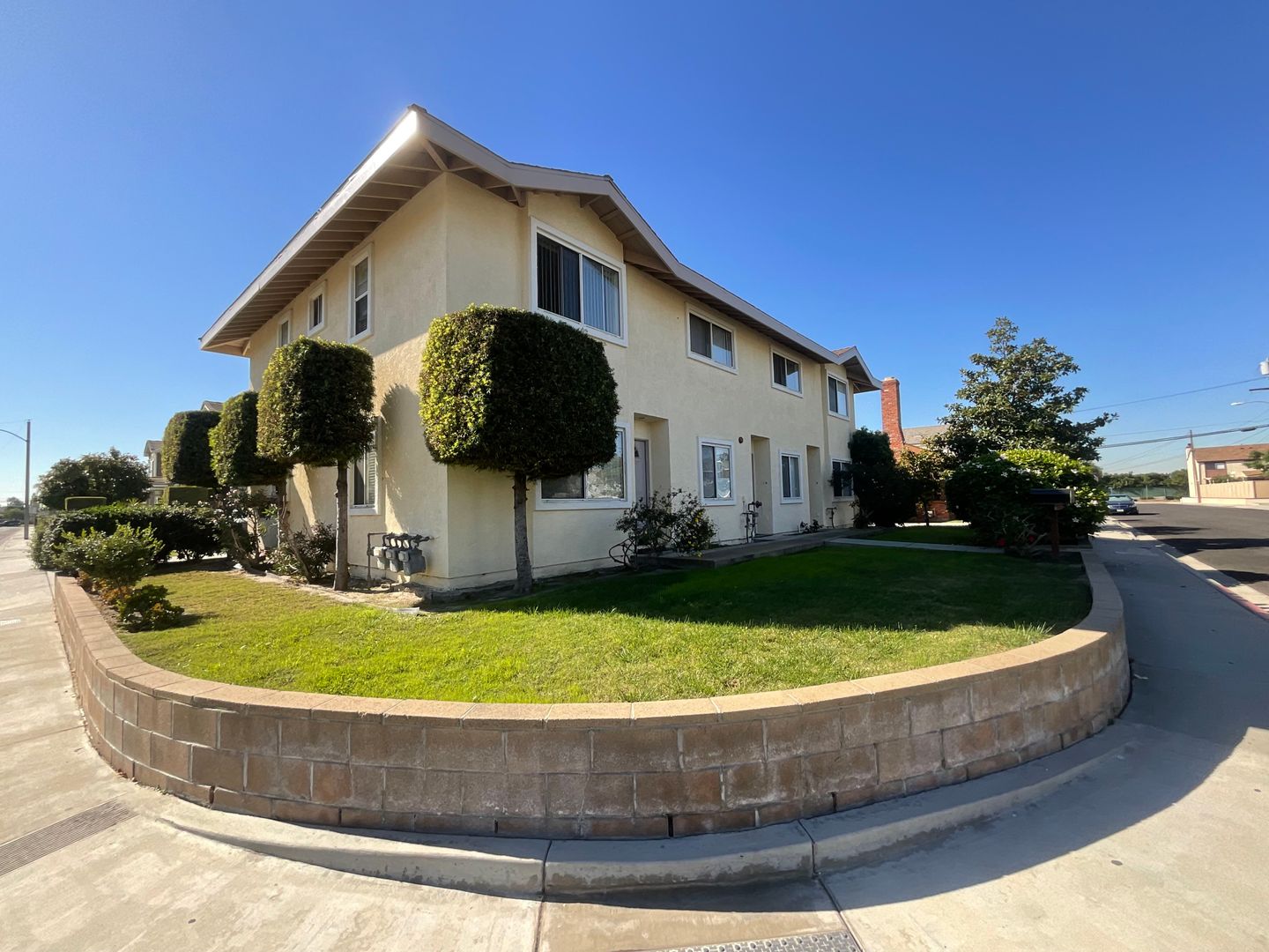 Cypress Apartment: 4812 Grace Ave