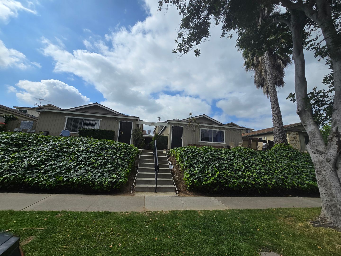 FULLERTON Apartment: 2672 MILTON AVENUE