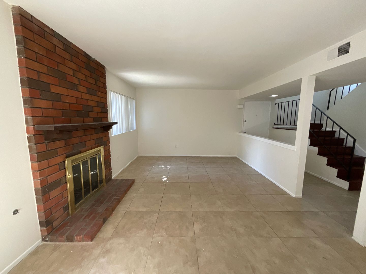 HUNTINGTON BEACH Apartment: 4881 KONA DRIVE