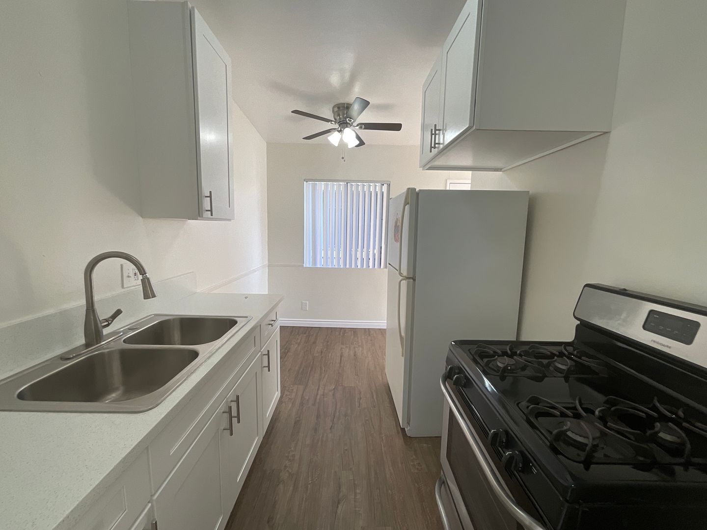 Lakewood Apartment: 21615 Pioneer Blvd