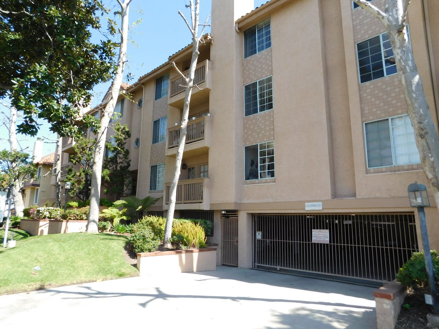 LOS ANGELES Apartment: 1616 S BARRINGTON AVENUE