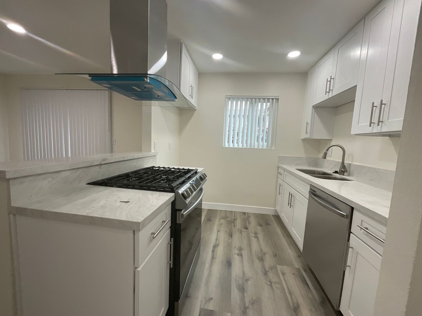 Huntington Beach Apartment: 16862 Green Lane