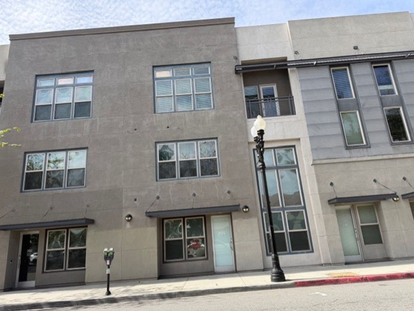 Santa Ana Townhome: 204 N Spurgeon Street