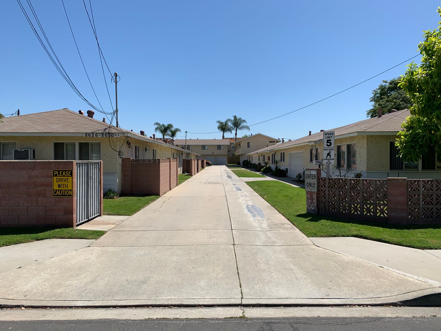 Cypress Apartment: 8626-50 Watson Street