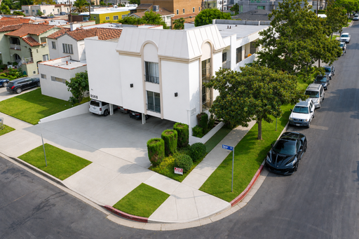 **Elegant Pico-Robertson Living | Beautiful 2-Bedroom, 2-Bath Residence** – photo 1