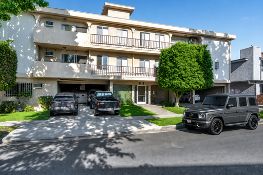 COMING SOON **Spacious 1-Bedroom, 1.5-Bath Residence | Prime Beverly Hills Adjacent Location** – photo 1