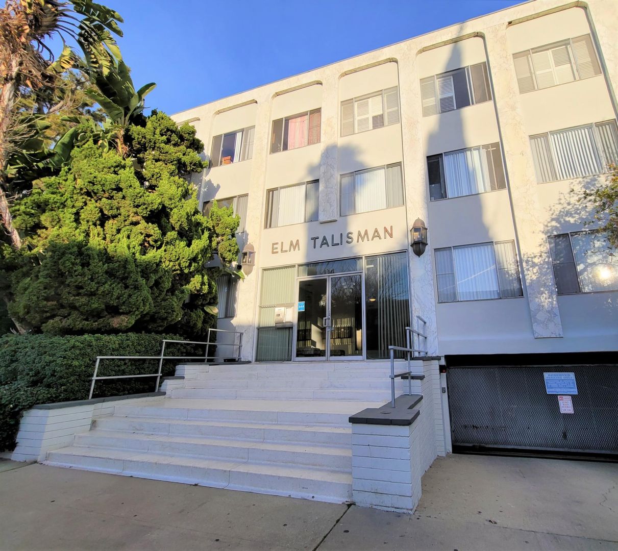 Beverly Hills Apartment: 134 S Elm Dr