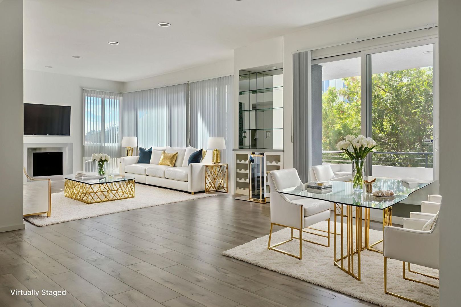 Los Angeles Apartment: 1835 Holmby Ave.