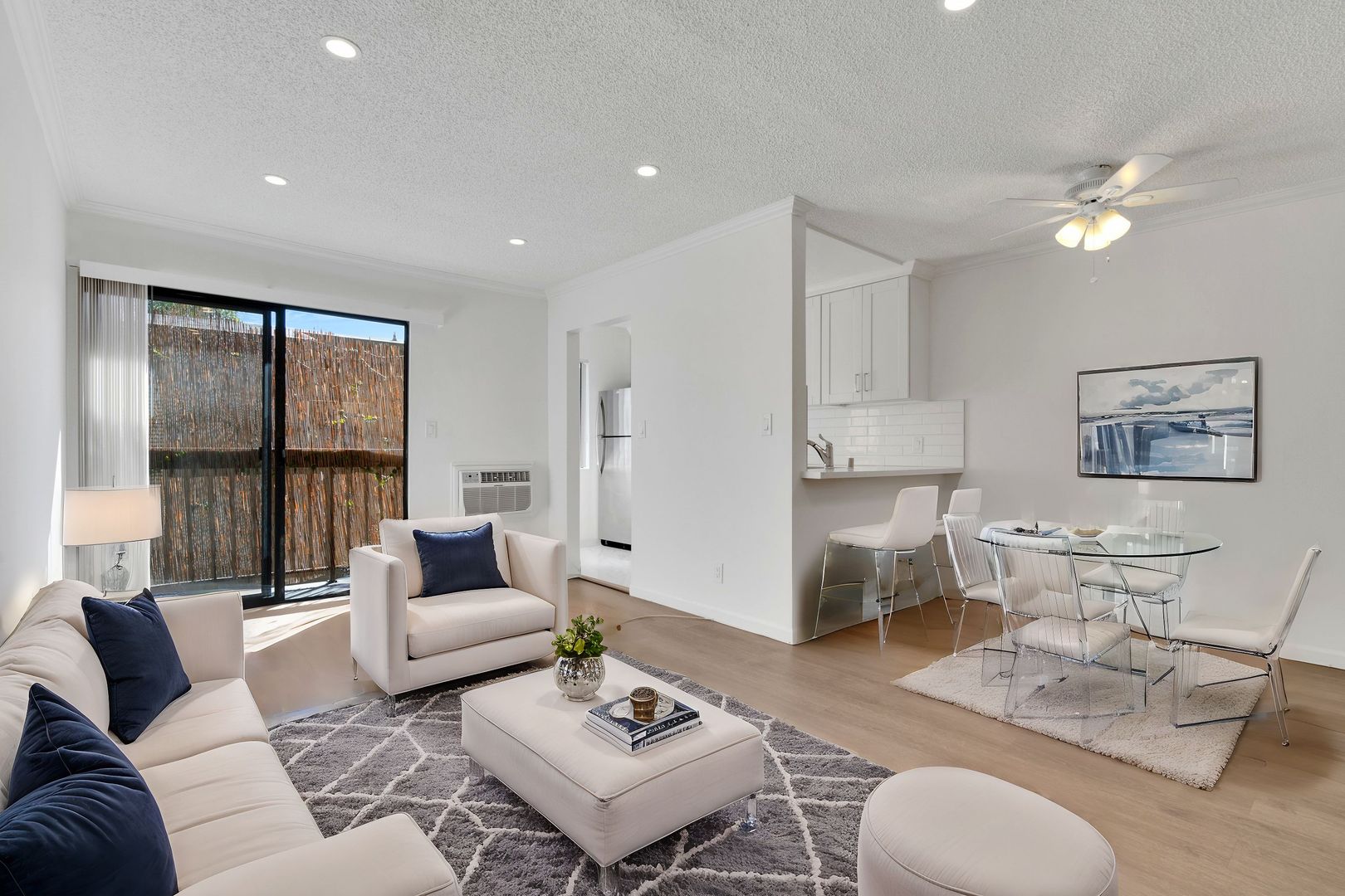 Los Angeles Apartment: 1255 N Orange Dr