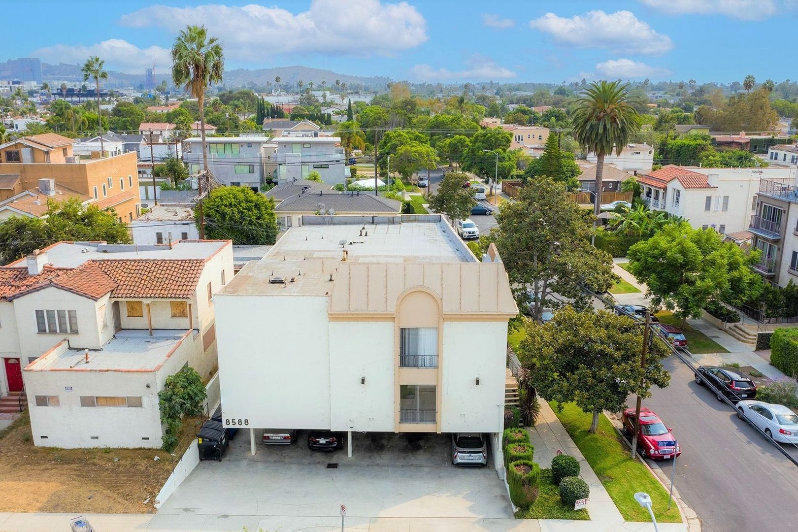 Los Angeles Apartment: 8588 Horner St