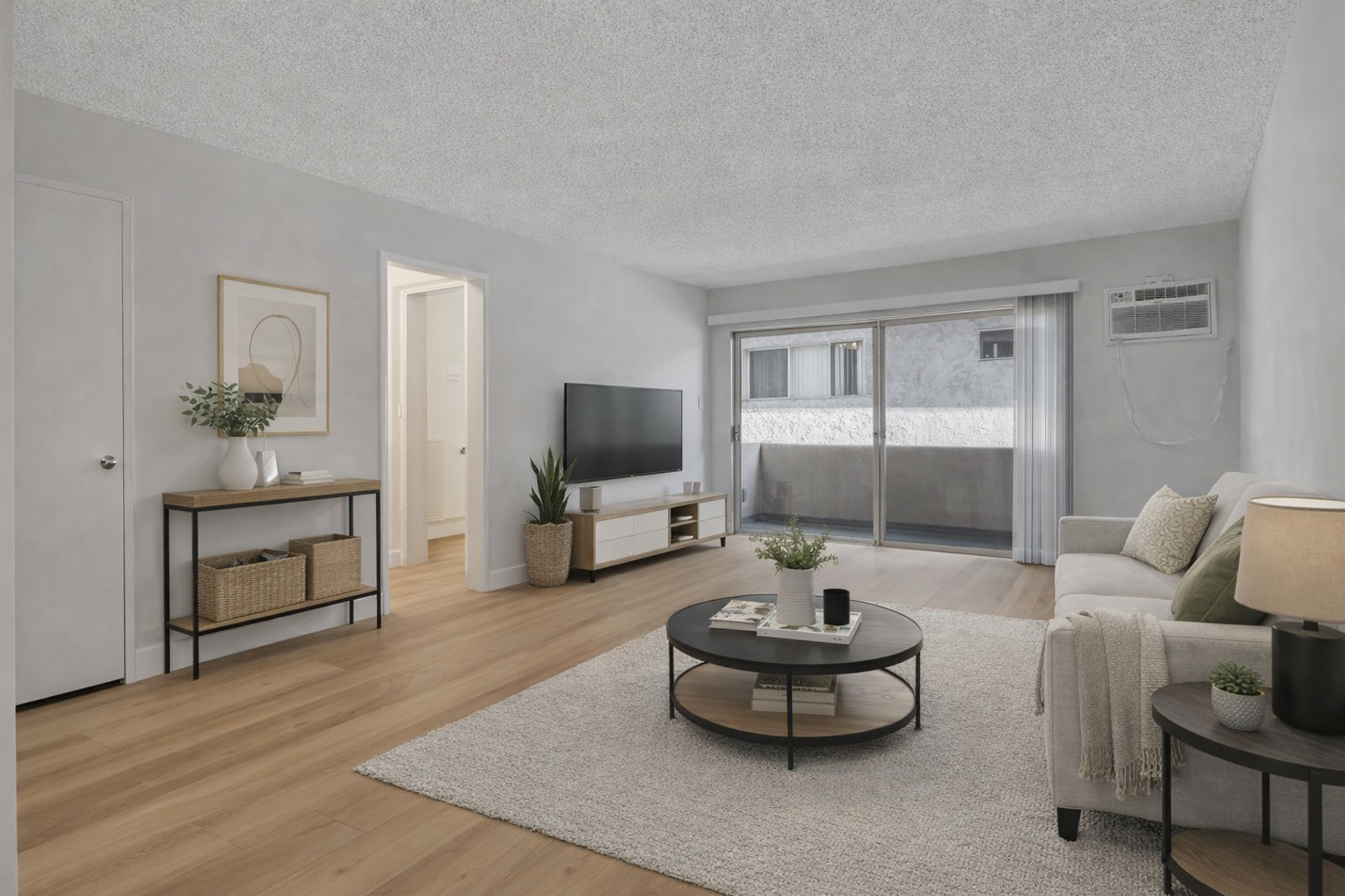 Los Angeles Apartment: 1110 S Oakhurst Dr