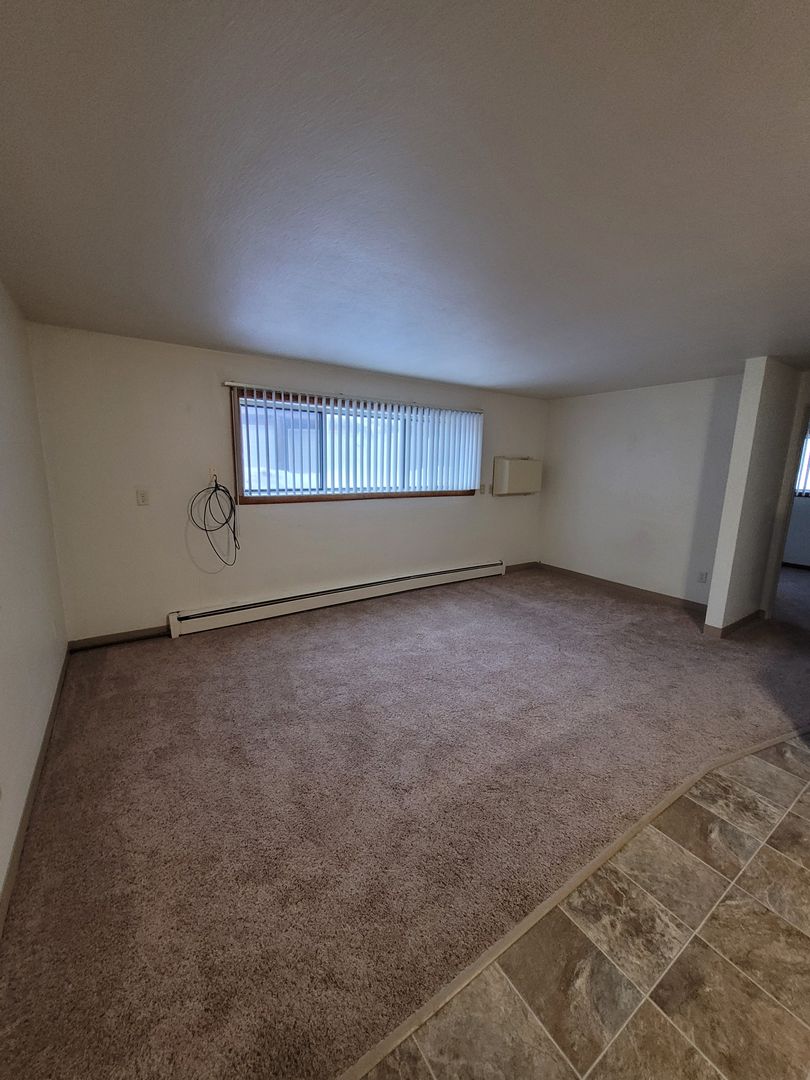 902 Oak St N 5, Fargo, ND 58102