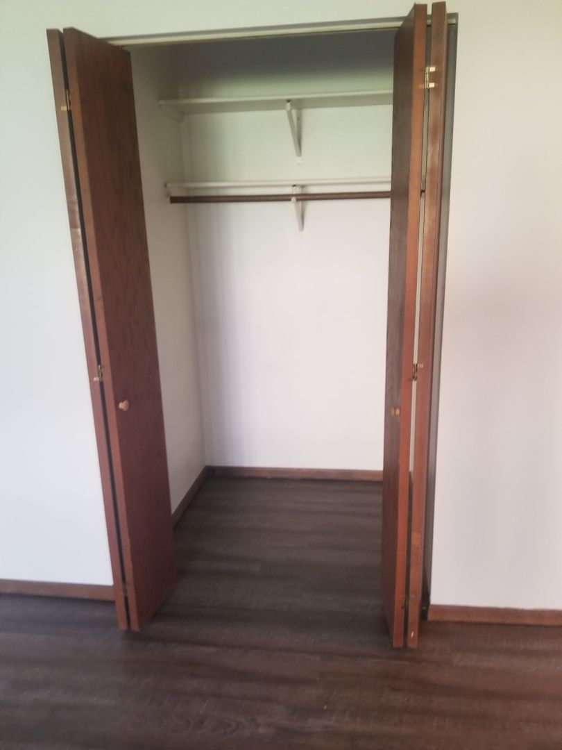 Wahpeton Apartment: 1102-1110 Loy Ave