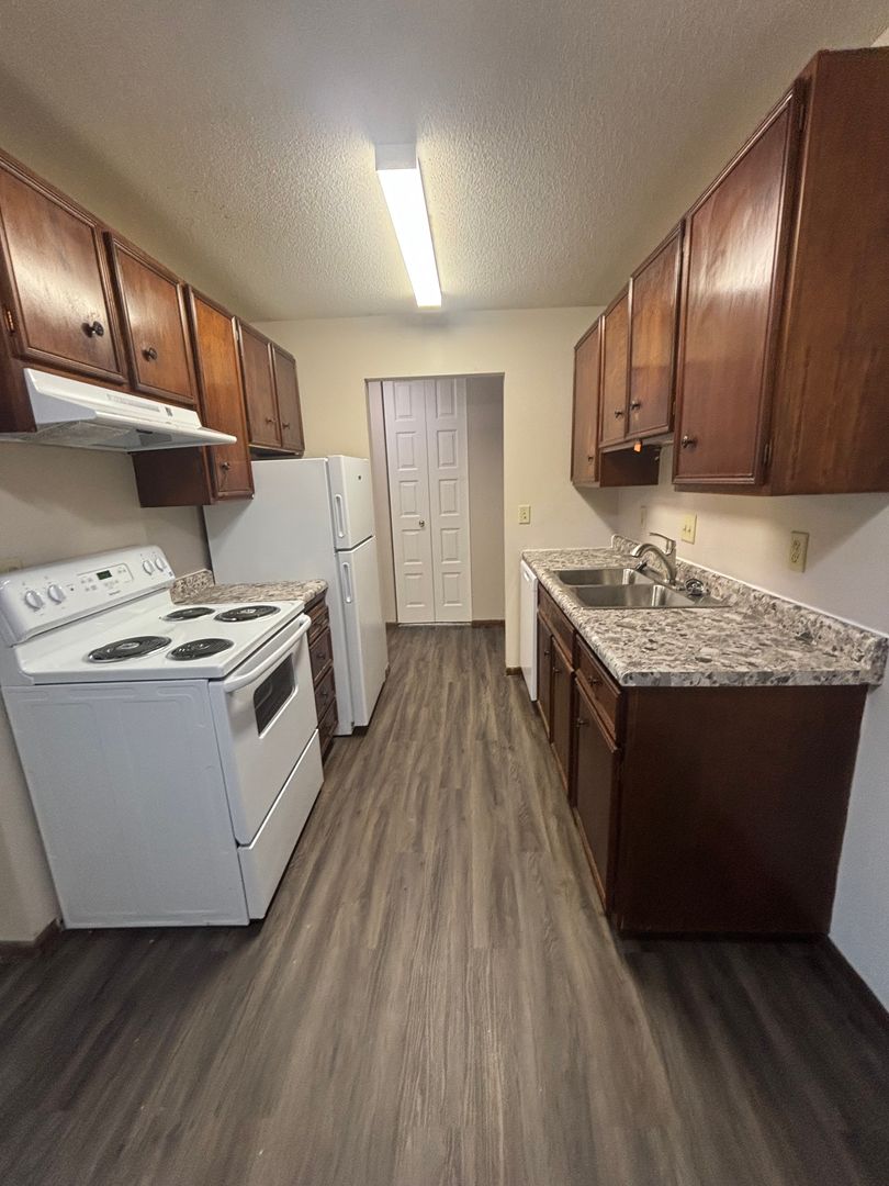 Fargo Apartment: 304 31st Ave N