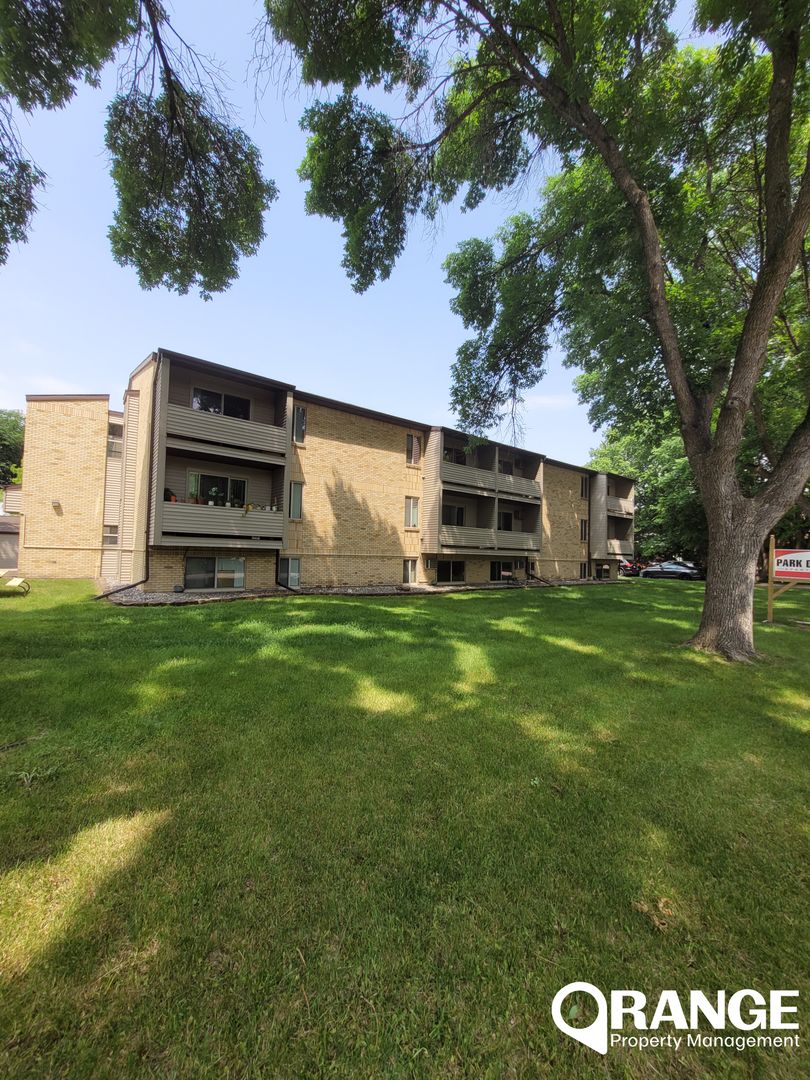Fargo Apartment: 419 11th Ave S.