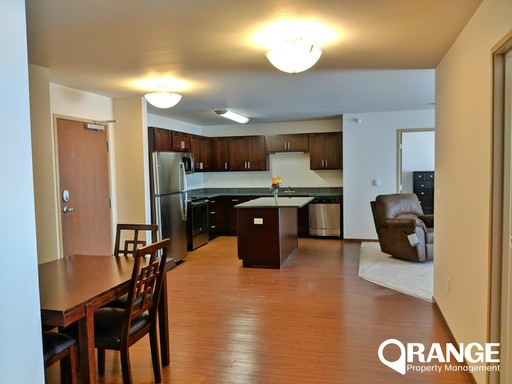 3 Bedroom Apartment | Spacious | Pet Friendly | In-Unit Laundry – photo 1