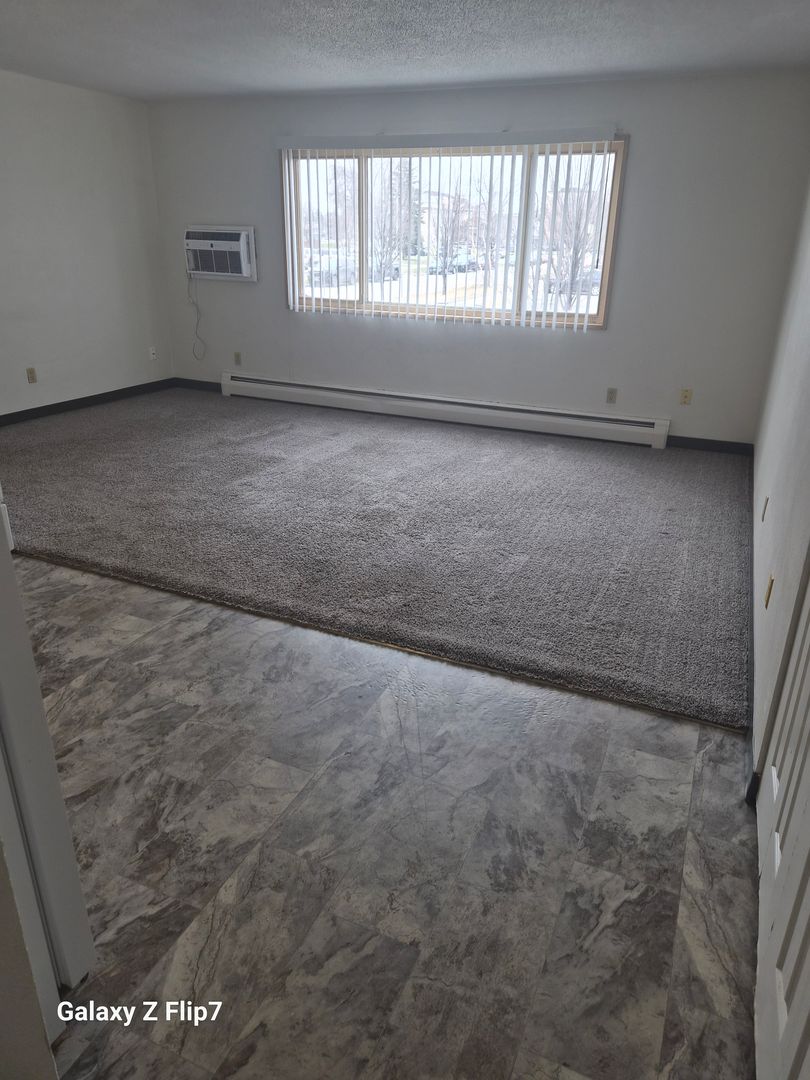 Wahpeton Apartment: 504 3rd Ave N