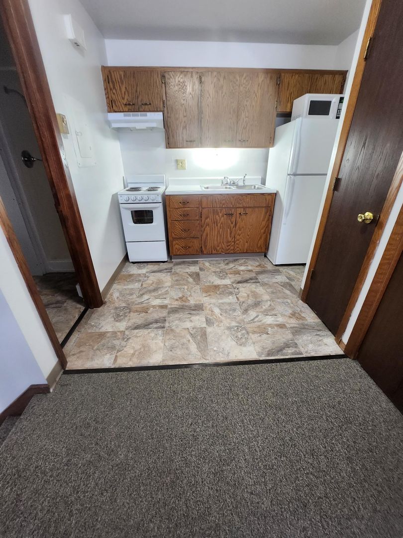 Beulah Apartment: 701 Cypress Dr; 700 Parkway Dr